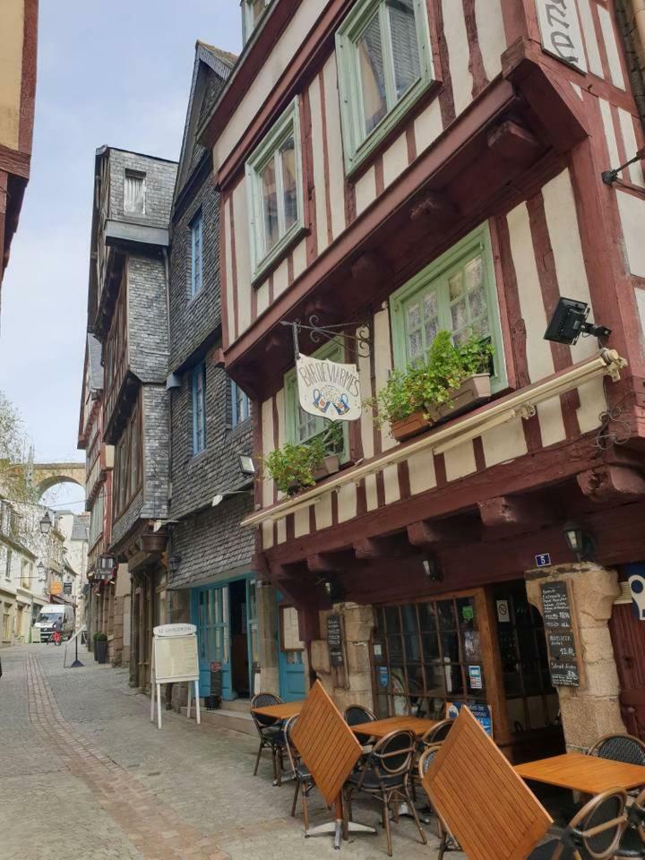 Appartement joli studio rénové centre historique à Morlaix Extérieur photo